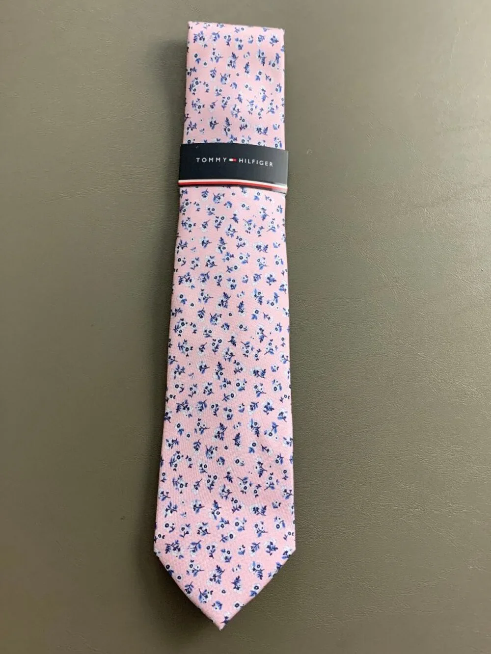 Tommy Hilfiger Men's 3'' 100% Silk Neck Tie, Pink Blue Mason Floral, One Size